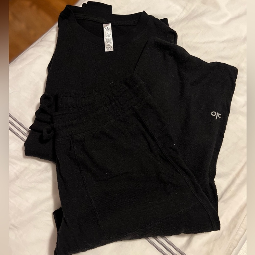 Alo yoga lounge set
